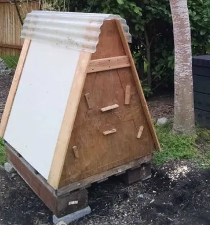 Compact Coop - A frame chicken coop plans